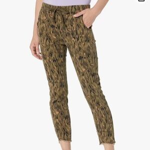 NWT Royalty for me plus size camouflage joggers.